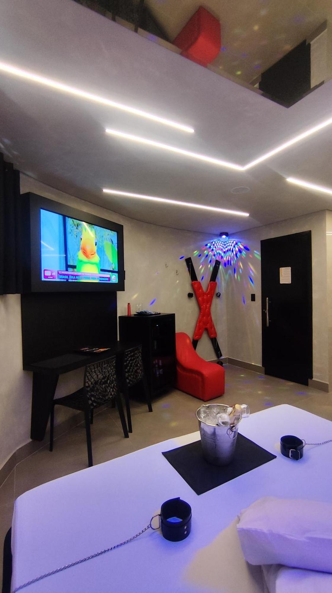 Marselha 6 Hotel do amor