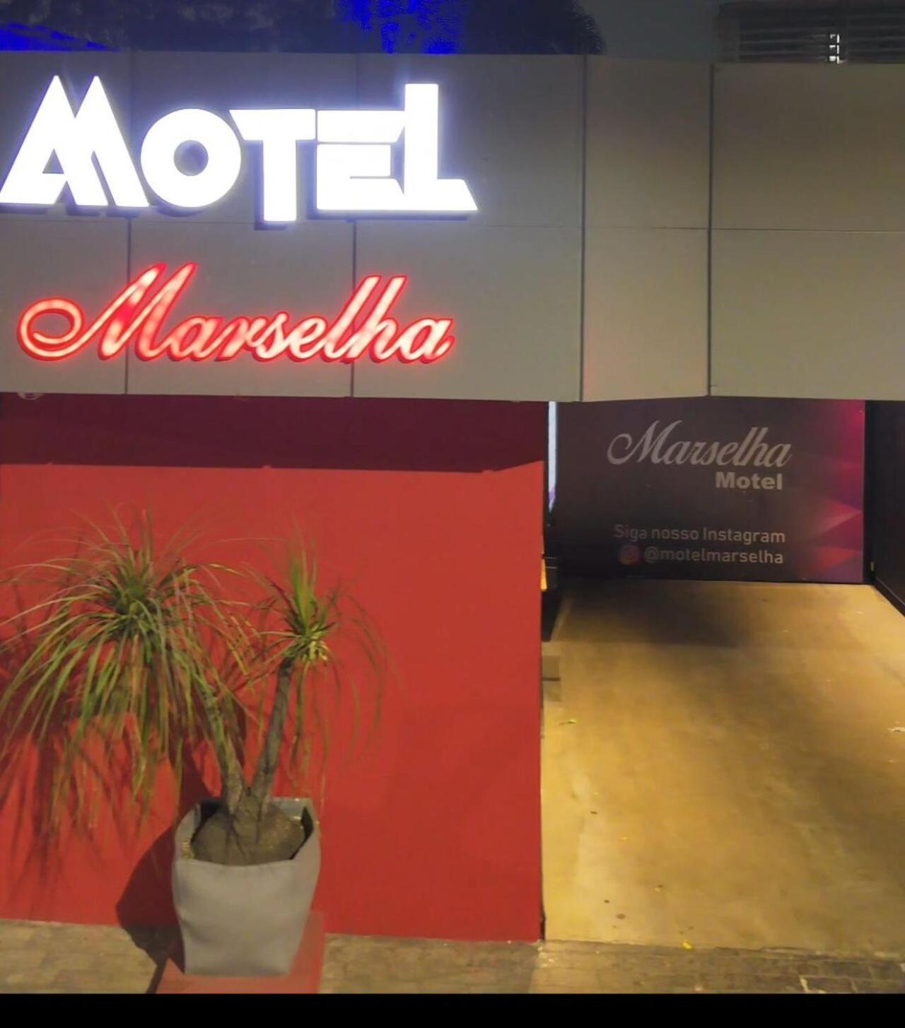 Marselha 6 Hotel do amor *